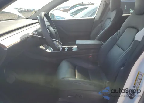 2021 Tesla Model Y z USA, uszkodzony, nr VIN 5YJYGDEE6MF257004